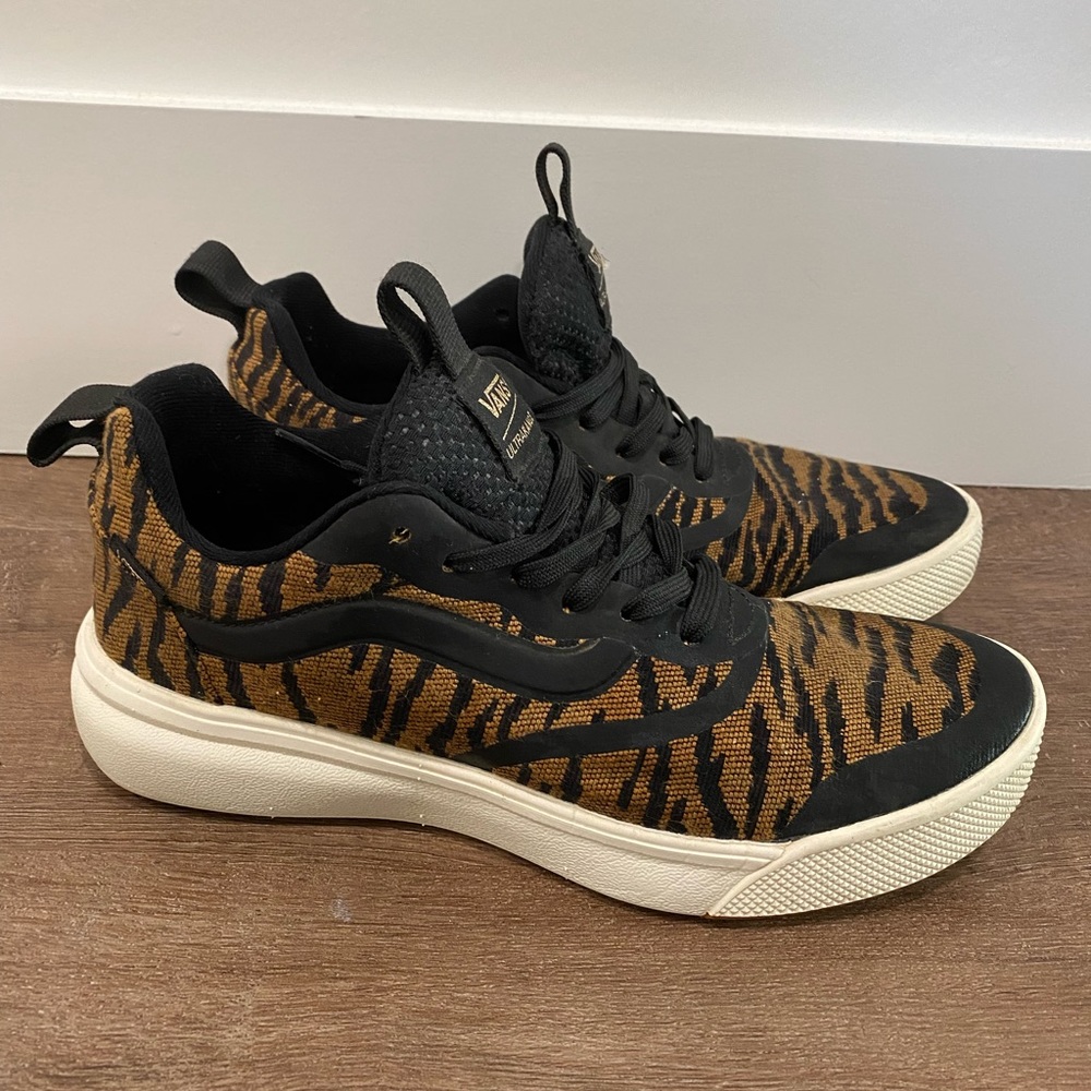 Vans active